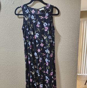 Studio ease flora dress size similar to an 8P